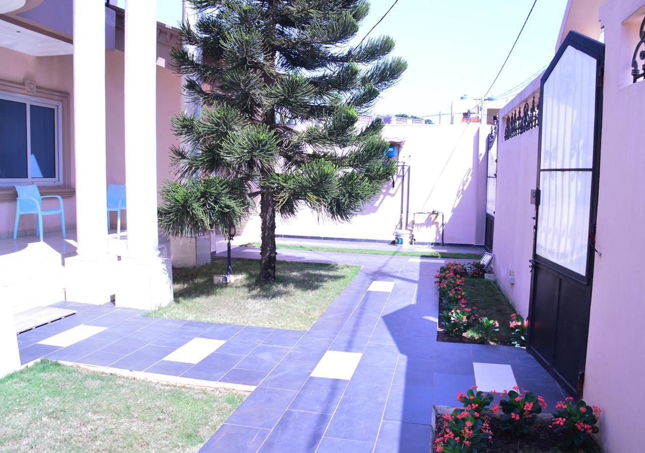 Hotels Residences Easy Cotonou Buitenkant foto